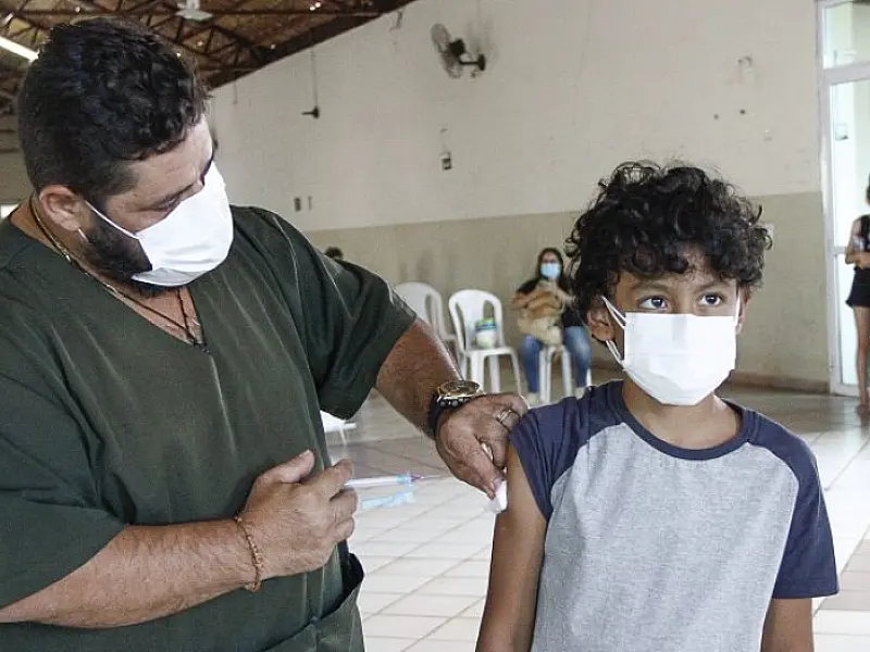 Mais 26,3 mil doses de vacina da Pfizer, para uso pediátrico, chegam ao MS
