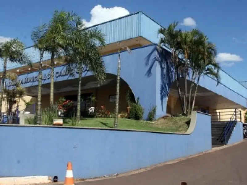 Seis vereadores formam grupo independente para votar junto na Câmara