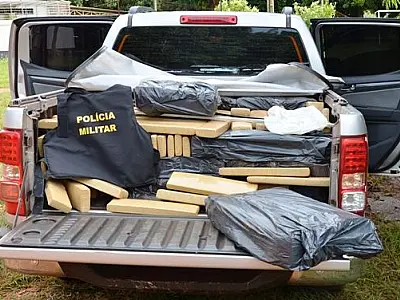 PM de Ipezal apreende camionete e mais de 800 Kg de maconha após tiroteio