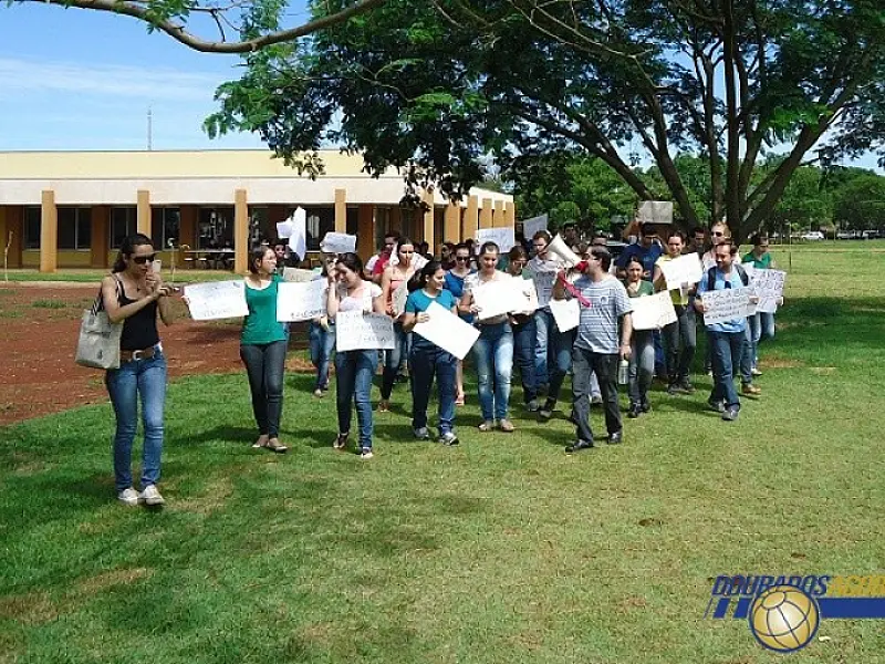 Pós-graduandos da UFGD reivindicam melhores condições de estudos
