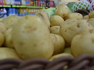 Batata e pão francês puxam leve alta da cesta básica em Campo Grande
