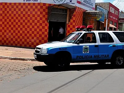 Dupla armada assalta farmácia em Nova Andradina