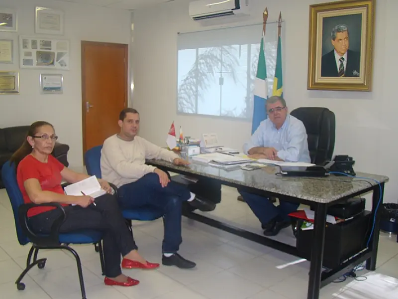 Secretário de Habitação se reúne com lideranças de Ponta Porã para viabilizar moradias