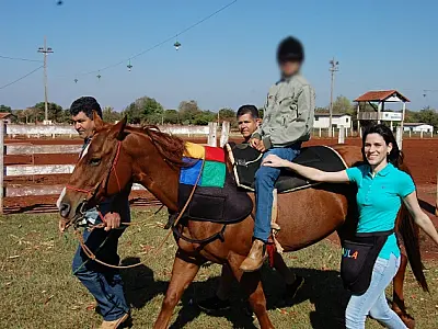 Sindicato Rural realiza com Apae ação pioneira de equoterapia