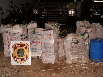 Polícia Federal apreende carreta com 750 kg de maconha em container