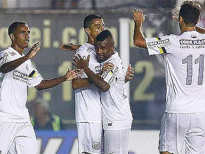 Santos goleia Ponte Preta e se classifica para a semifinal do Paulista