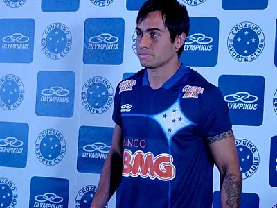 Cruzeiro lança seu terceiro uniforme da temporada