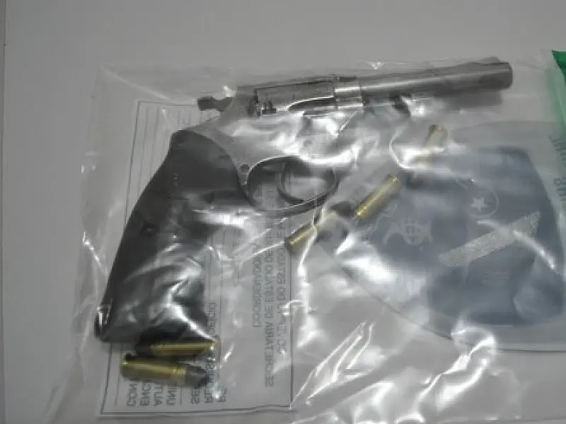 Cinco armas de fogo são apreendidas no final de semana
