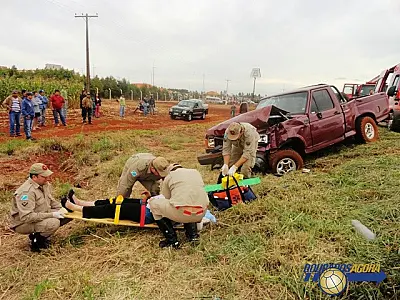 Acidente entre camionetes e carro deixa idosa ferida na região de Dourados