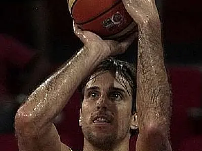 Marcelinho anuncia aposentadoria da seleção de basquete