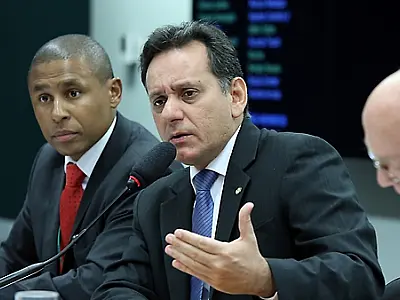 Pedido de vista adia análise de PEC sobre demarcação de terras indígenas