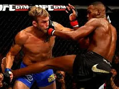 Jones vence luta épica com Gustafsson e quebra recorde como campeão do UFC