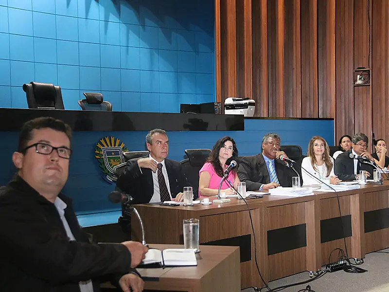 Em reunião, CPI investiga violação de direitos indígenas no Estado