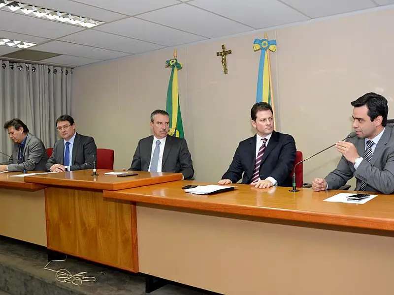 Deputados confirmam redução no preço do diesel e aumento nas vendas em MS