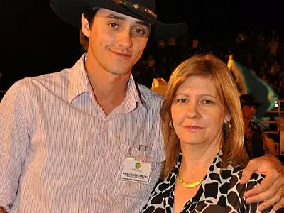 Já no RJ, família de Fael do BBB está otimista e diz que recepção do hotel foi calorosa