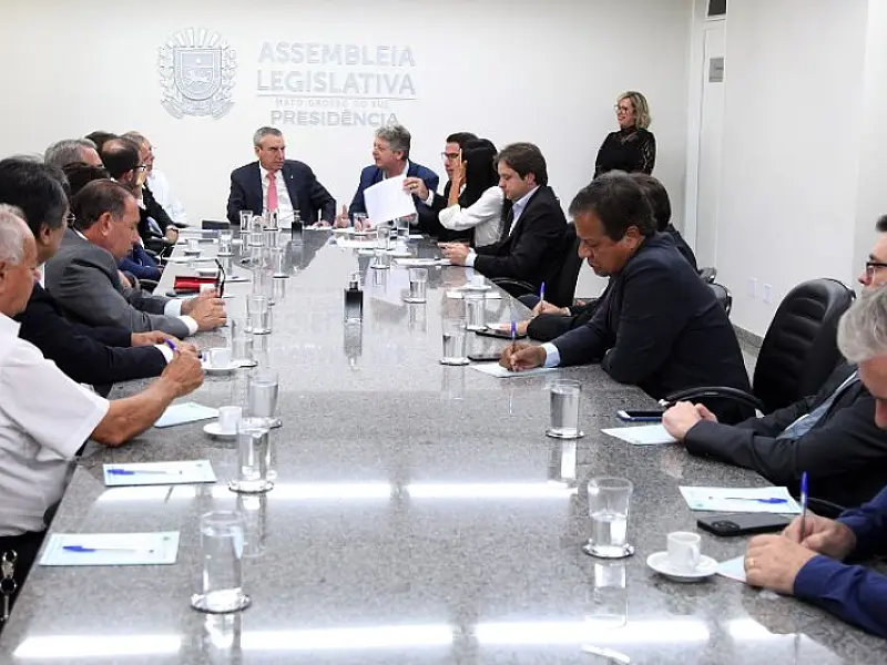 Deputados recebem Estatuto Estadual da Microempresa para estimular negócios em MS  
