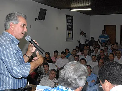 Reinaldo Azambuja destina quase R$ 5 milhões em emendas para municípios de MS