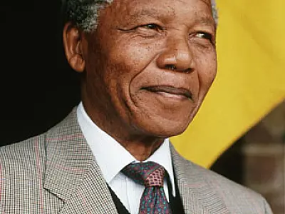 Mandela continua hospitalizado; ele completa 95 anos nesta quinta