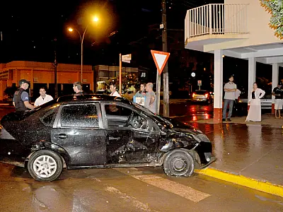 Colisão entre S-10 e Fiesta causa afundamento de crânio em criança