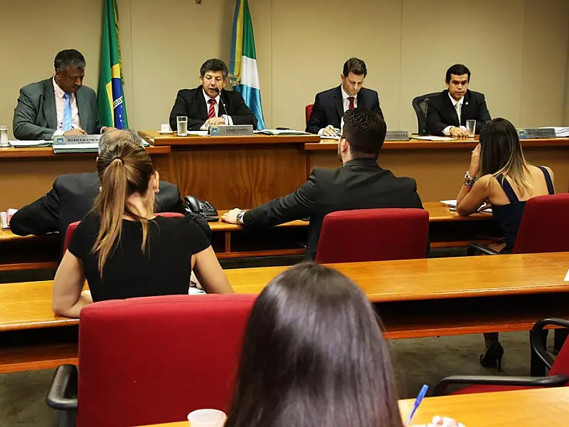 CCJR aprova projeto que cassa registro de ICMS de envolvidos com pedofilia