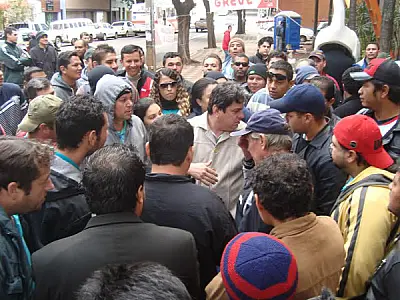 Trabalhadores de telefonia estão em greve na capital e interior
