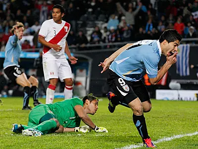Com dois de Suárez, Uruguai vence Peru e vai à final