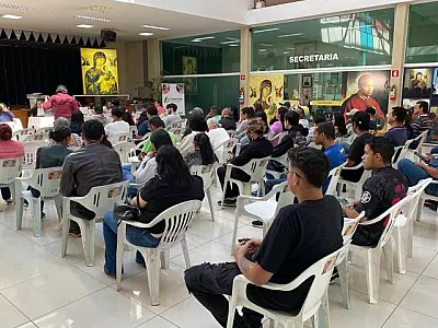 De A a Z: semana começa com 3.913 oportunidades de emprego, de analista financeiro a zelador