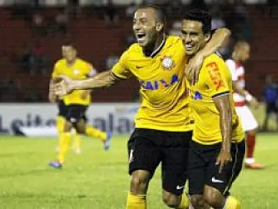 Dupla volta a brilhar e Corinthians vence o Linense