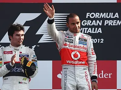 Hamilton assume vaga de Schumacher na Mercedes em 2013