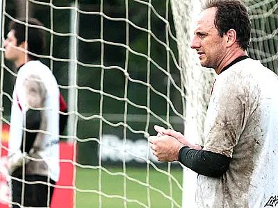 Rogério Ceni será operado e para por 6 meses