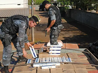PM de Dourados apreende comboio com cigarros contrabandeados