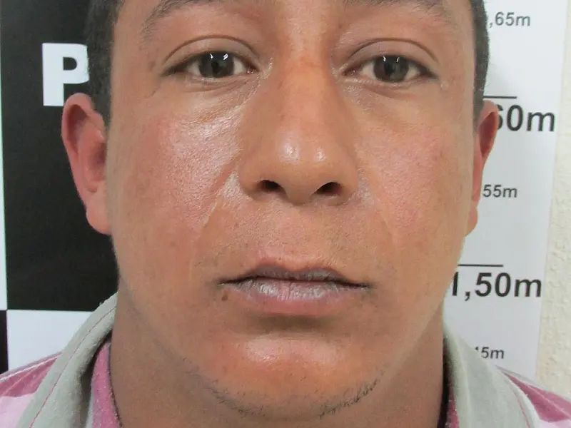 Traficante é preso por policiais da DENAR no bairro Tiradentes