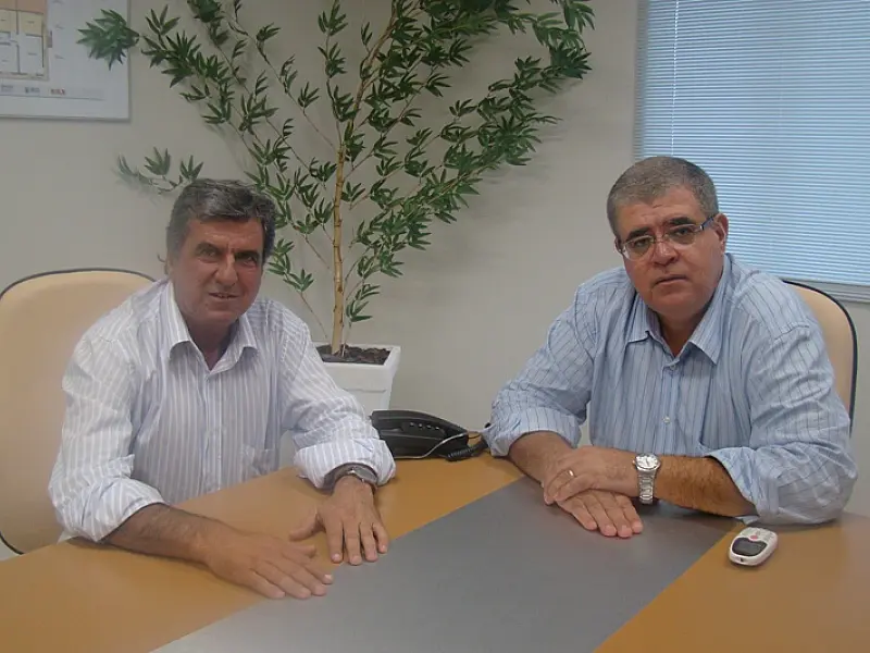 Prefeito de Aparecida do Taboado visita Secretaria de Habitação