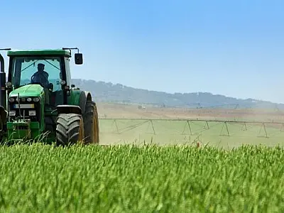 De tratorista agrícola a operador de caixa, Funtrab abre o mês de fevereiro com 607 vagas de emprego