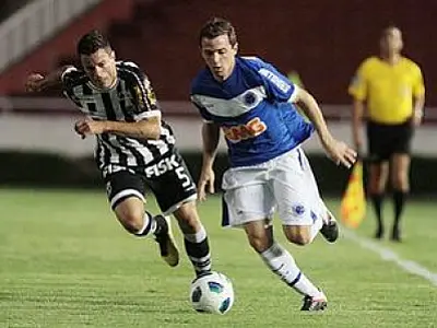 Cruzeiro sofre para vencer o Ceará; 1 a 0
