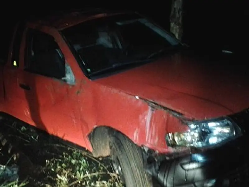 Carro perde controle em entrada vicinal de Novo Horizonte do Sul