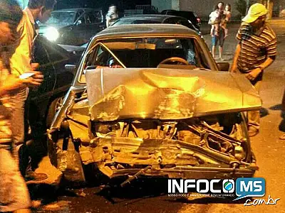 Motorista alcoolizado é preso após bater em posto