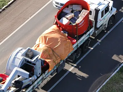 PRF apreende contrabando transportado em equipamentos agrícolas na BR-163