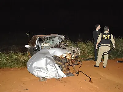 Acidente entre carro e caminhão na BR 463 deixa uma pessoa morta