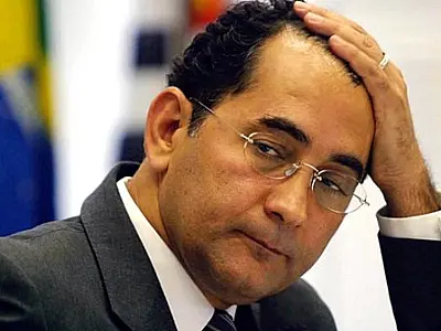 Deputado de SP é preso por crime de corrupção e continua em trabalho