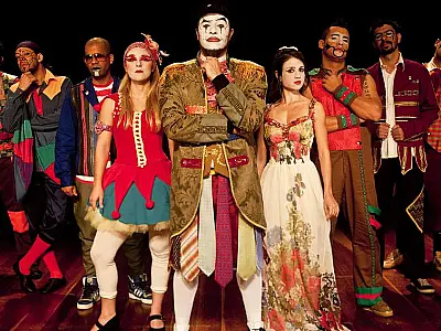 Teatro Mágico se apresenta em Dourados
