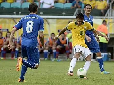 Brasil derrota Itália por 4 a 2 e deve fugir de espanhóis