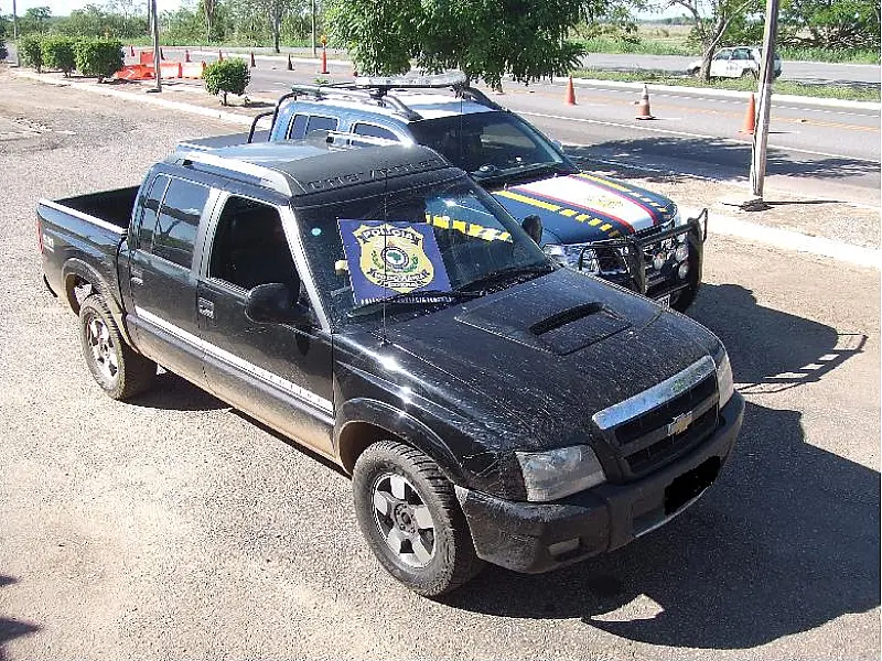 PRF apreende em Miranda caminhonete que seria pagamento por execução em MT