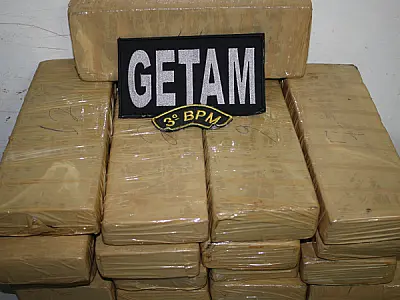 Garota de 13 anos é flagrada com 17 quilos de maconha em Dourados