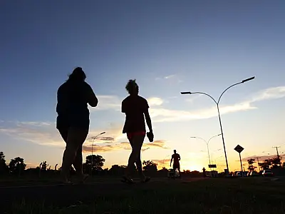 Segunda-feira inicia com tempo firme e temperaturas amenas no Estado
