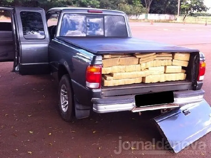 Dupla é presa com quase 1 tonelada de maconha
