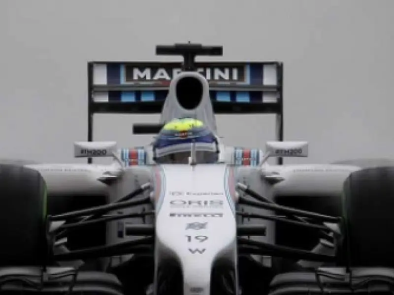 Rosberg leva pole na Inglaterra; Massa larga em 18º