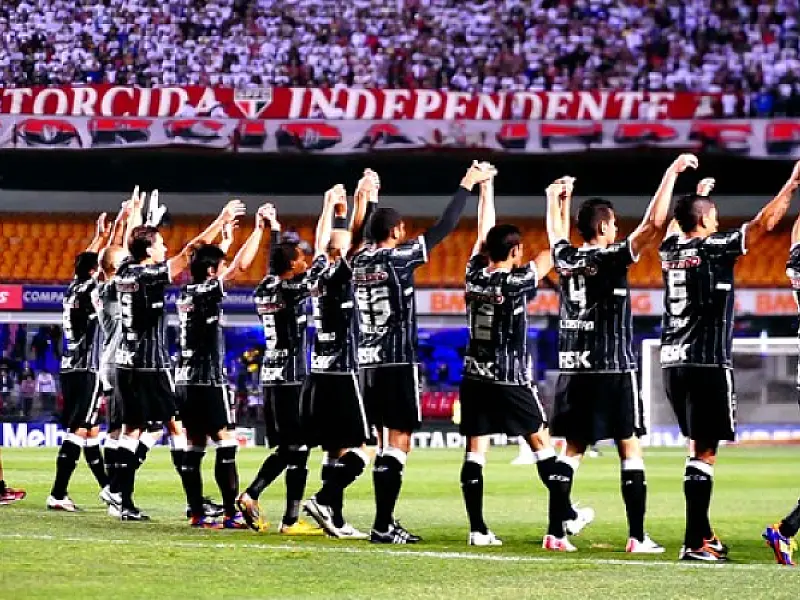 Corinthians comemora empate contra o São Paulo
