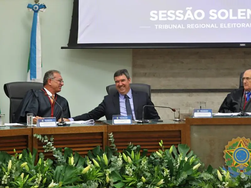 Governador e vice prestigiam posse da nova administração do Tribunal Regional Eleitoral