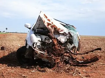 Acidente entre dois veículos mata mãe e filho na BR-163, em São Gabriel do Oeste